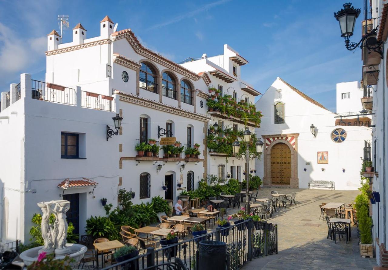 Posada La Plaza Canillas de Albaida Exterior photo